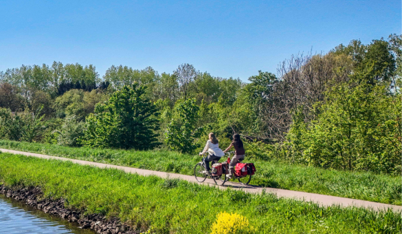 Fietsen langs het water