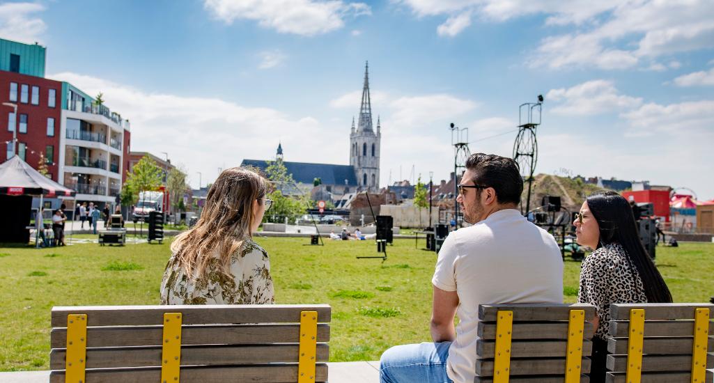 Locals in het groene Sluispark