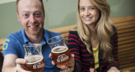Bier van Brouwerij De Kroon drinken