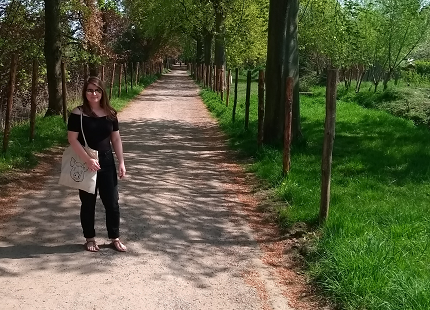 Jana uit Mechelen wandelt graag rond de vijvers van de Abdij van Park.