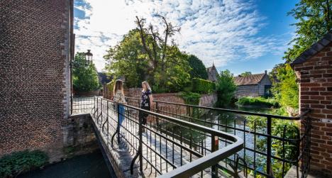©Karl Bruninx Bruggetje in het Groot Begijnhof