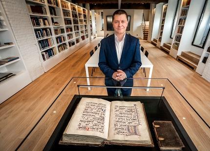 © KU Leuven - Rob Stevens Bart Demuyt in de Library of Voices