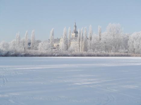 © Johan Byloos Abdij van Park in de sneeuw