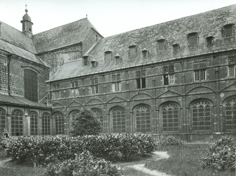 © Archief Abdij van Park Een archiefbeeld van de kloostertuin.